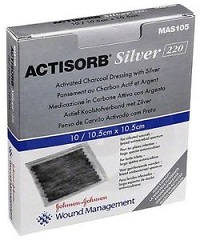 ACTISORB SILVER MEDICAZIONE IN CARBONE ATTIVO CON ARGENTO 10,5X10,5 CM 3 PEZZI - Doctor Vinz